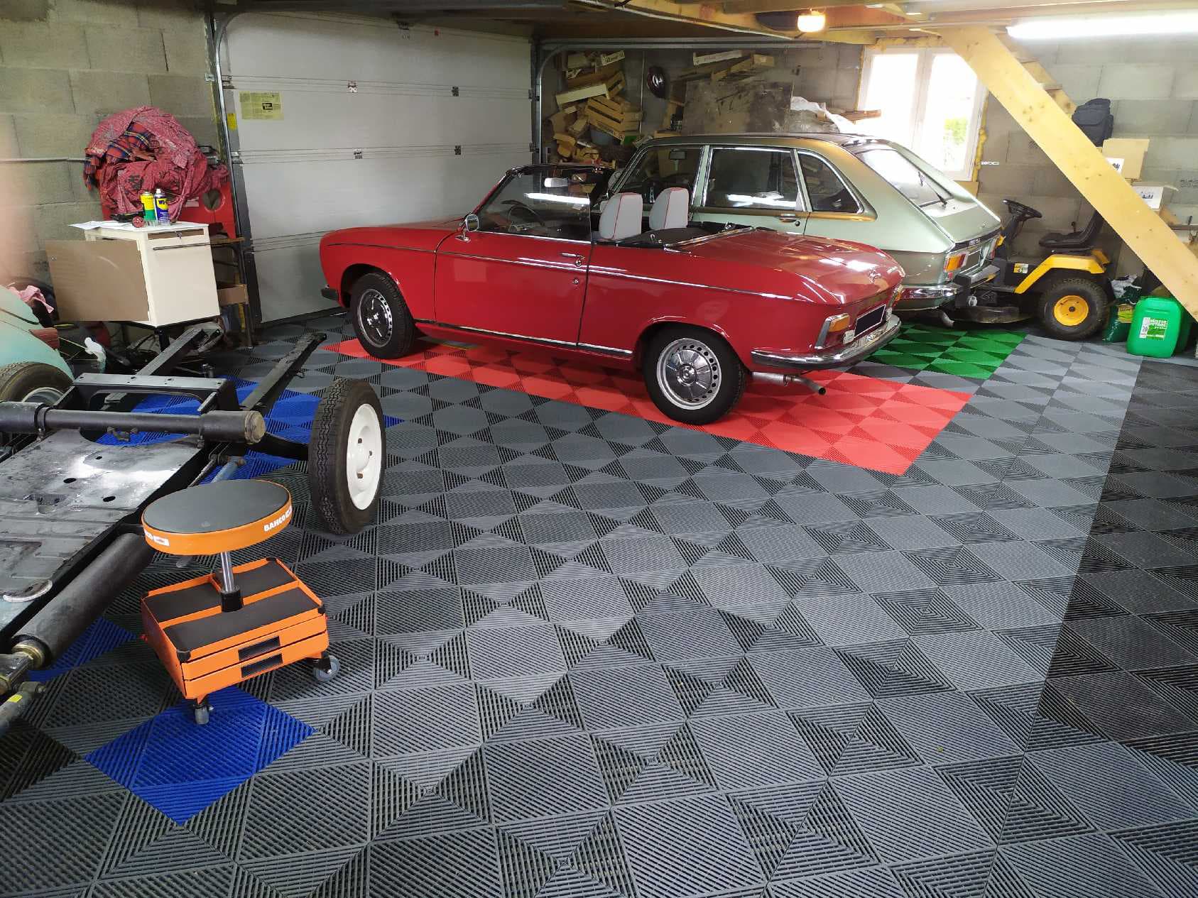 Garage renault R16 et peugeot 304S cabriolet dalles Quattro Line